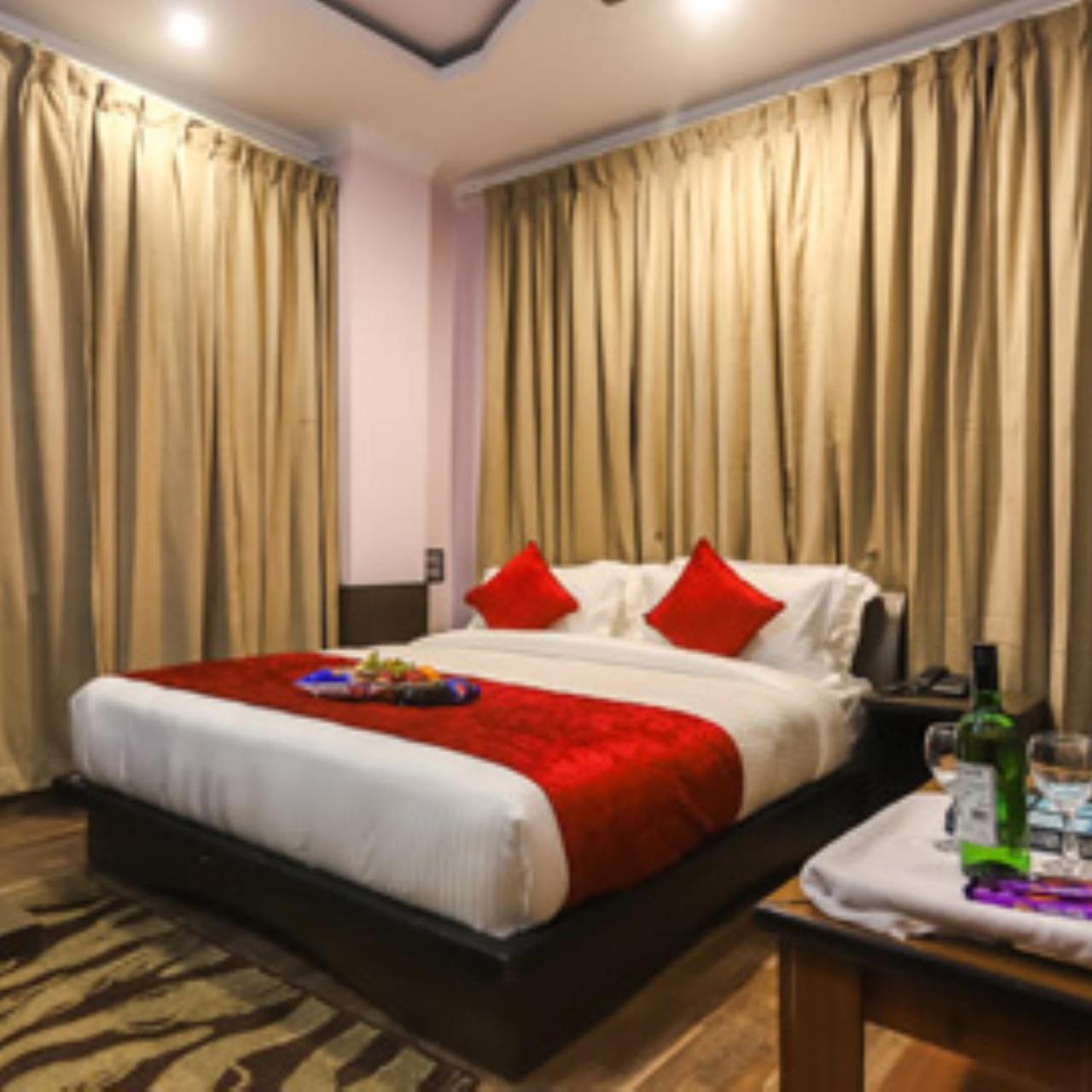 Hotel Holiday Hill, Near Mall Road, Mcleodganj# Parking#Restaurant Dharamshala Bagian luar foto