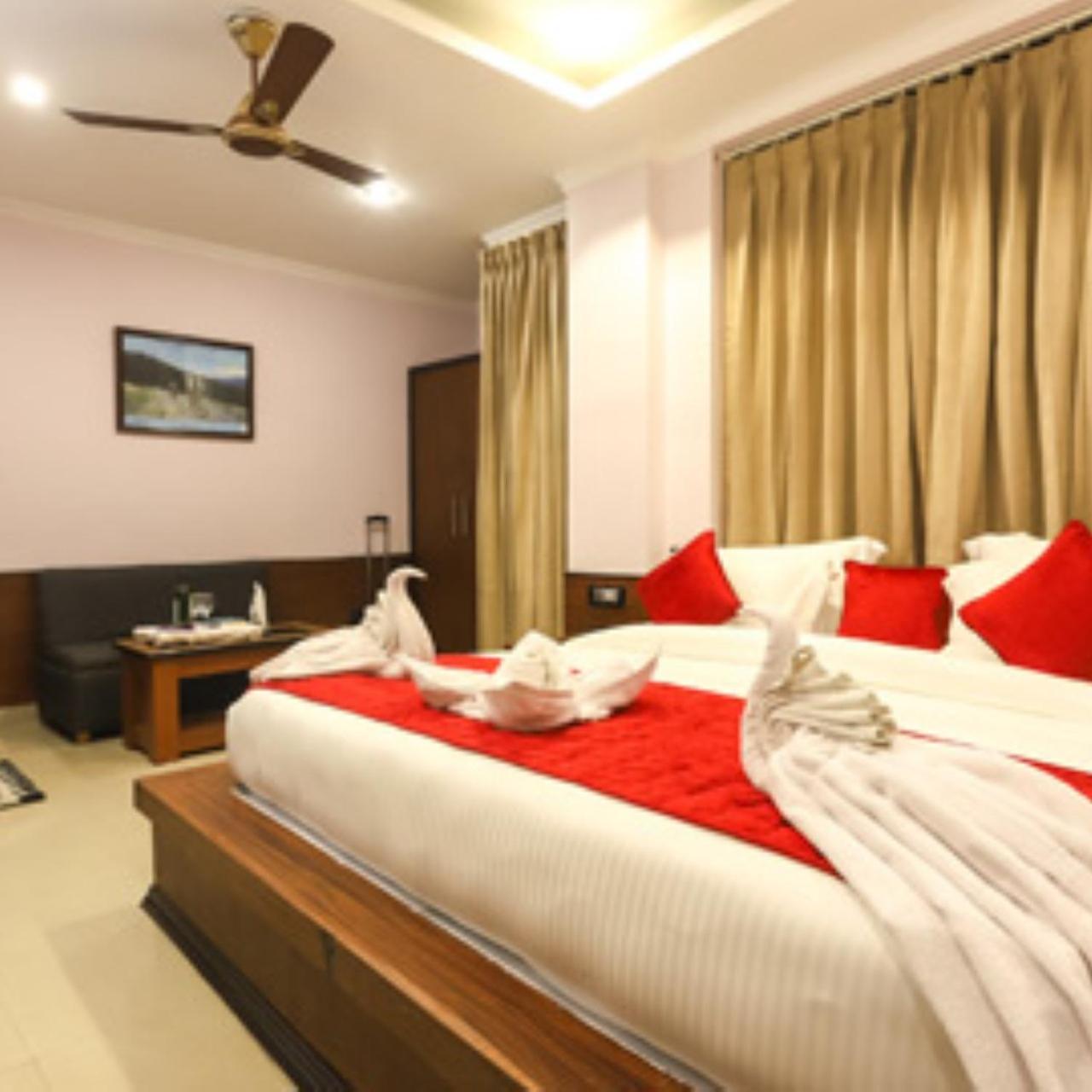 Hotel Holiday Hill, Near Mall Road, Mcleodganj# Parking#Restaurant Dharamshala Bagian luar foto
