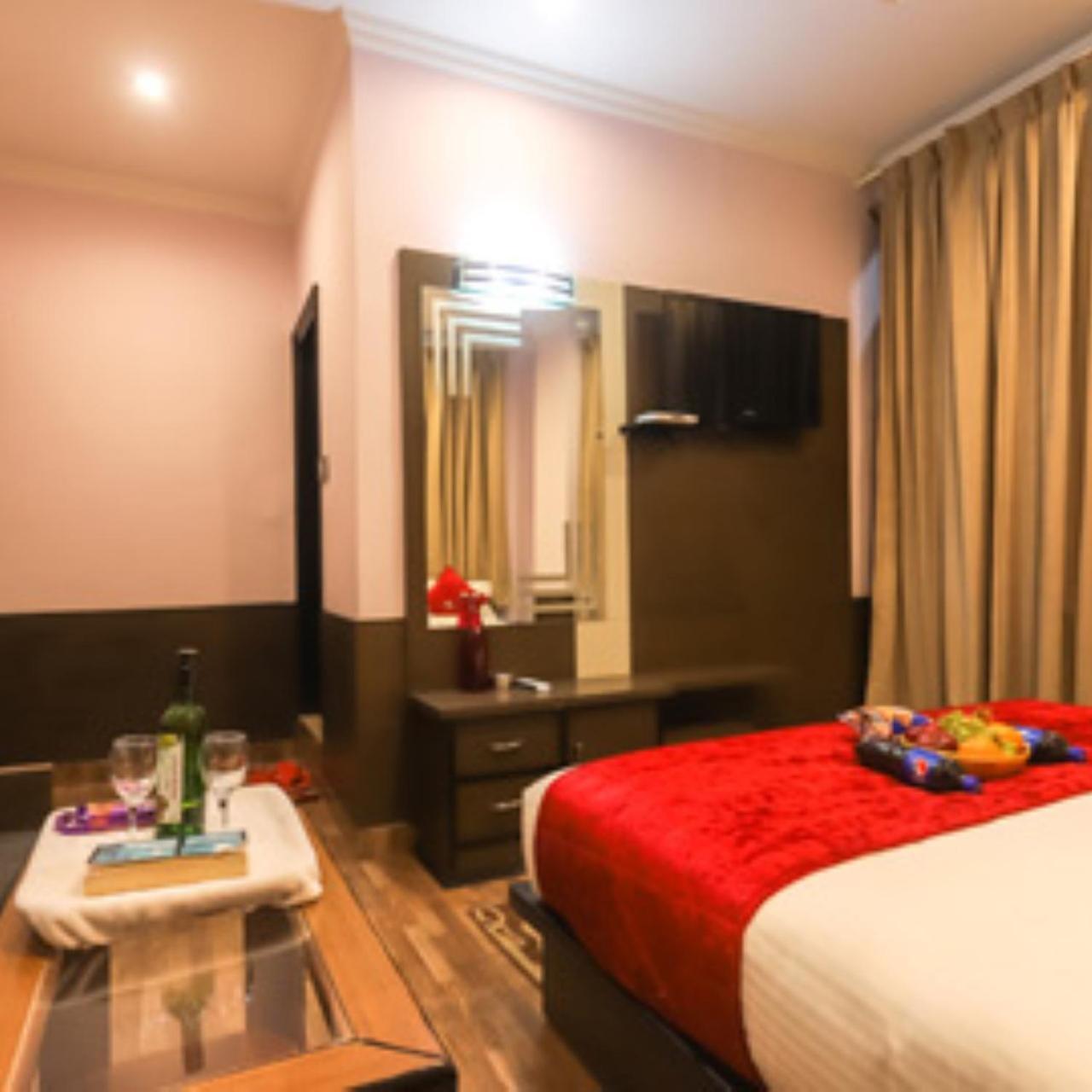 Hotel Holiday Hill, Near Mall Road, Mcleodganj# Parking#Restaurant Dharamshala Bagian luar foto