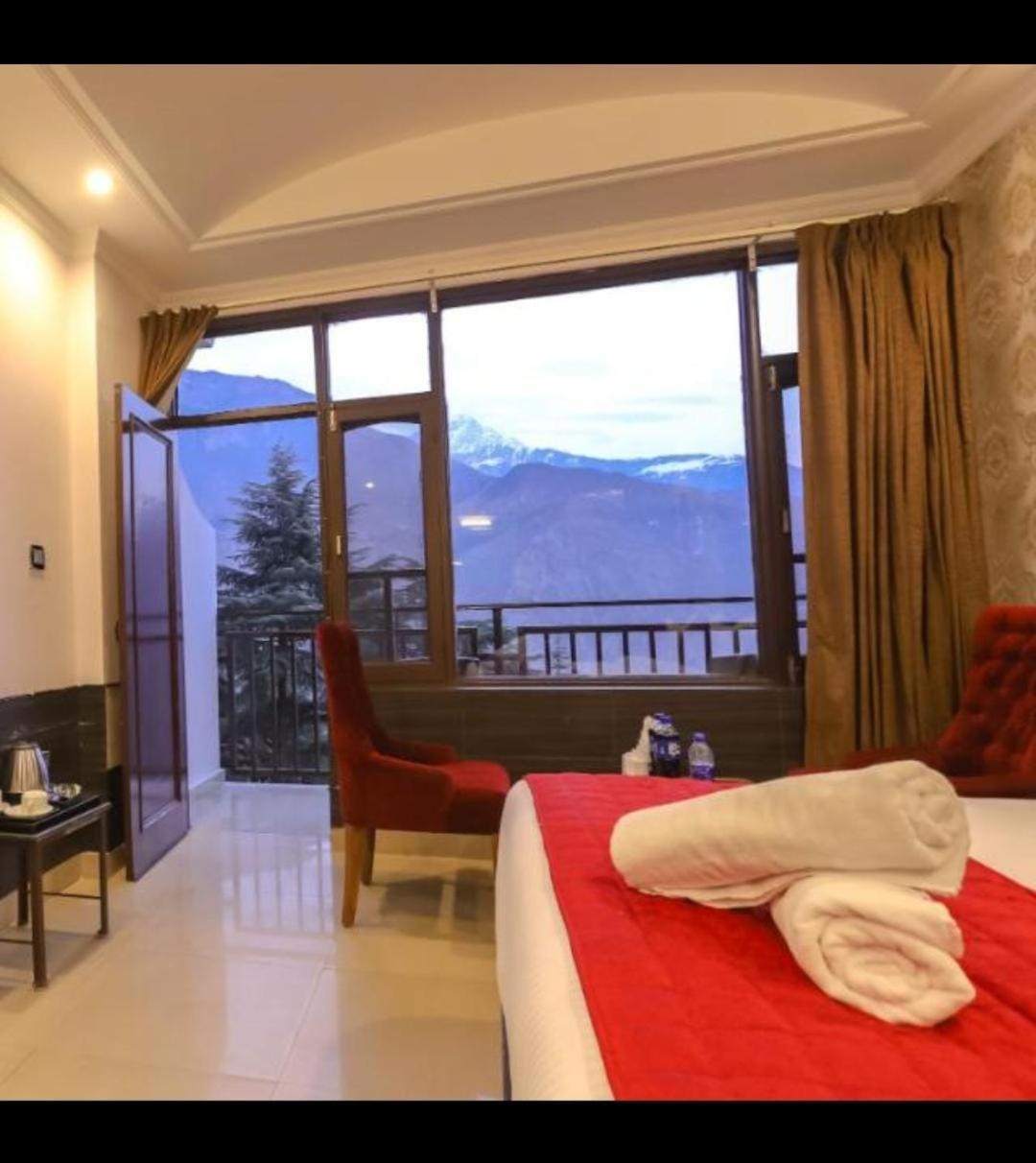 Hotel Holiday Hill, Near Mall Road, Mcleodganj# Parking#Restaurant Dharamshala Bagian luar foto