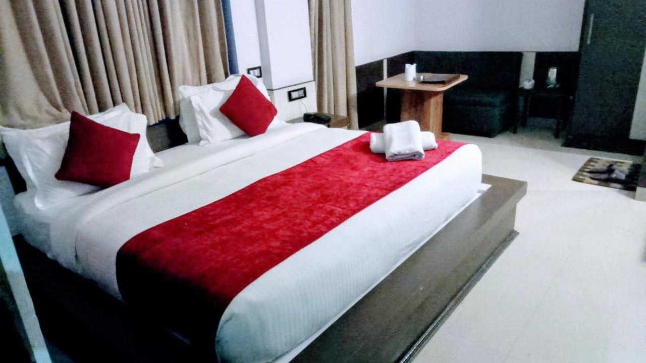 Hotel Holiday Hill, Near Mall Road, Mcleodganj# Parking#Restaurant Dharamshala Bagian luar foto