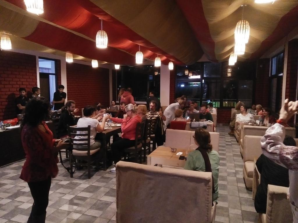 Hotel Holiday Hill, Near Mall Road, Mcleodganj# Parking#Restaurant Dharamshala Bagian luar foto