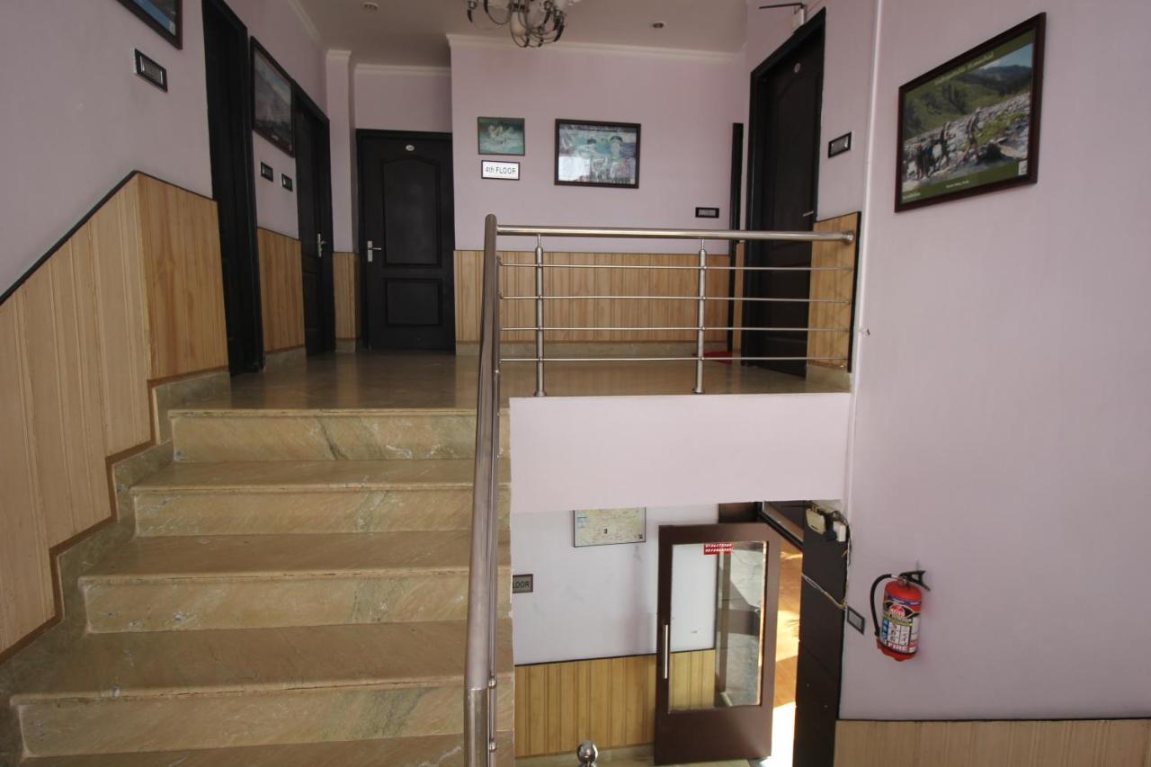 Hotel Holiday Hill, Near Mall Road, Mcleodganj# Parking#Restaurant Dharamshala Bagian luar foto