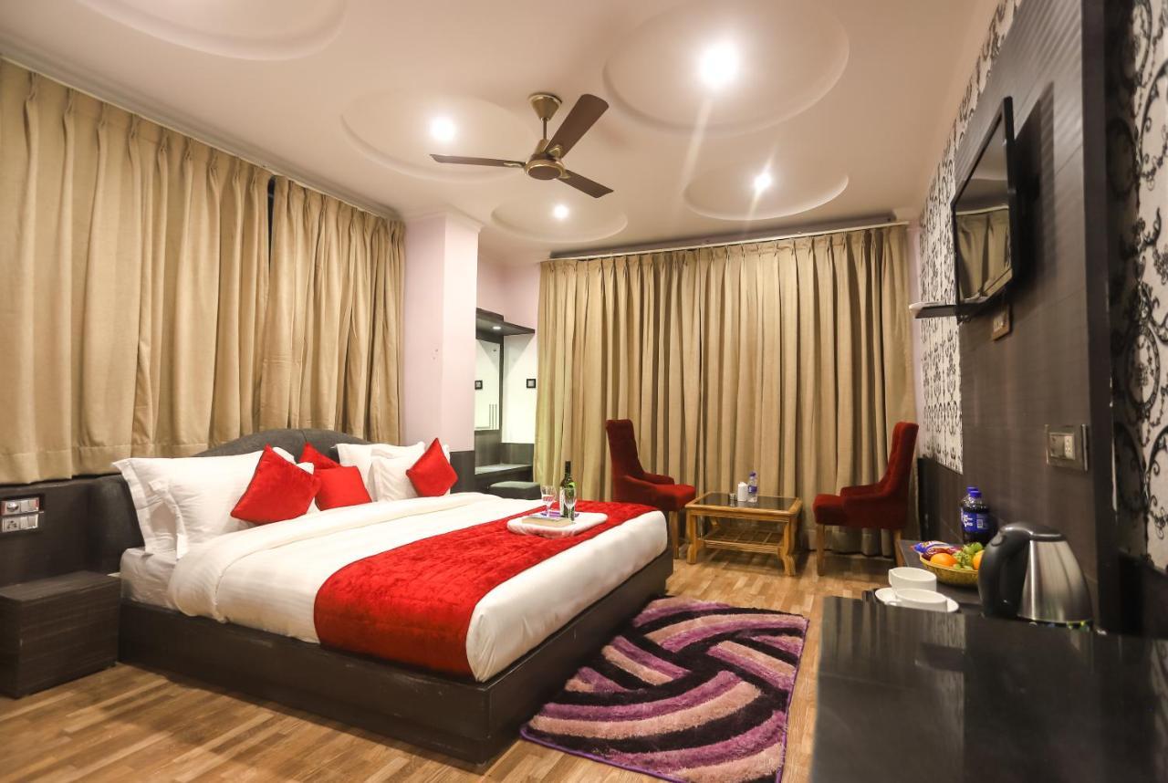 Hotel Holiday Hill, Near Mall Road, Mcleodganj# Parking#Restaurant Dharamshala Bagian luar foto