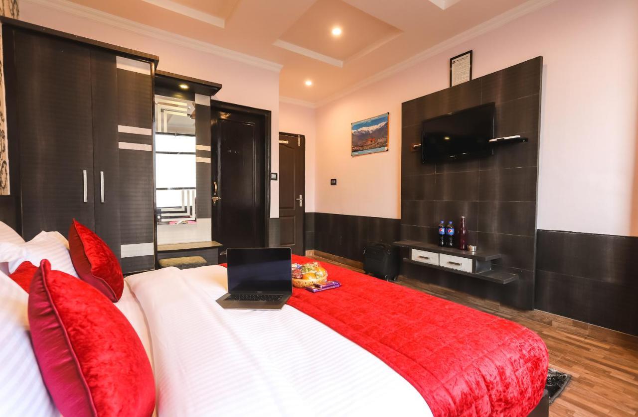 Hotel Holiday Hill, Near Mall Road, Mcleodganj# Parking#Restaurant Dharamshala Bagian luar foto