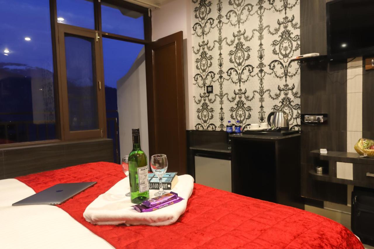 Hotel Holiday Hill, Near Mall Road, Mcleodganj# Parking#Restaurant Dharamshala Bagian luar foto