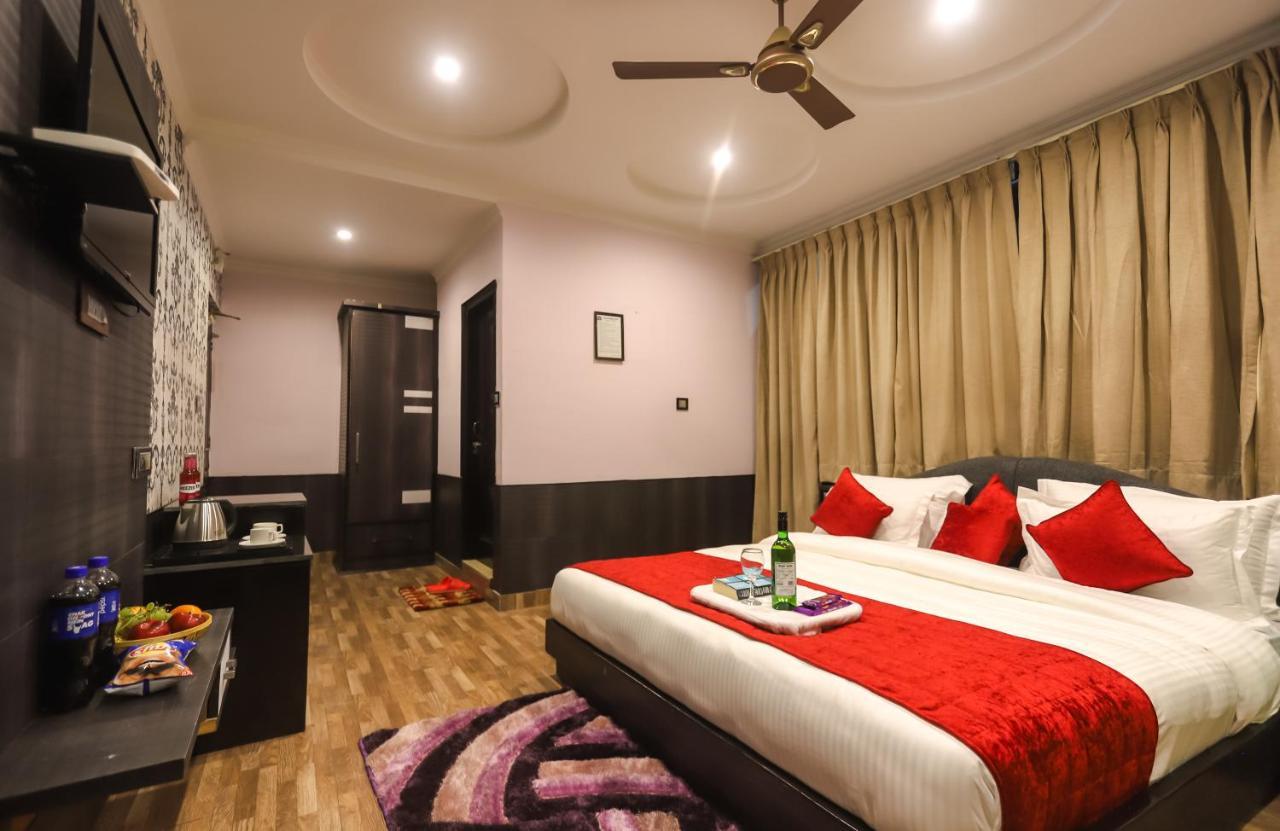 Hotel Holiday Hill, Near Mall Road, Mcleodganj# Parking#Restaurant Dharamshala Bagian luar foto