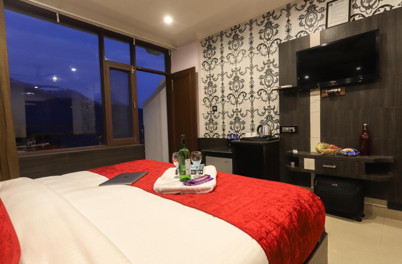 Hotel Holiday Hill, Near Mall Road, Mcleodganj# Parking#Restaurant Dharamshala Bagian luar foto