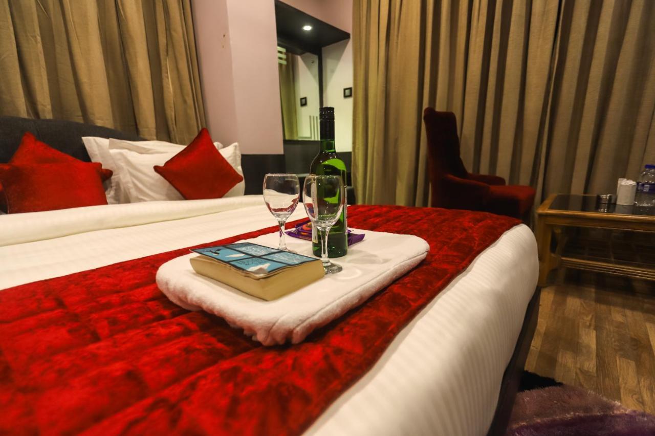 Hotel Holiday Hill, Near Mall Road, Mcleodganj# Parking#Restaurant Dharamshala Bagian luar foto