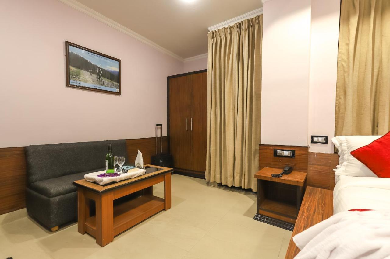 Hotel Holiday Hill, Near Mall Road, Mcleodganj# Parking#Restaurant Dharamshala Bagian luar foto