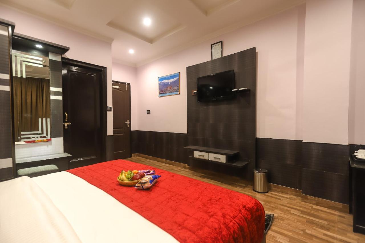 Hotel Holiday Hill, Near Mall Road, Mcleodganj# Parking#Restaurant Dharamshala Bagian luar foto