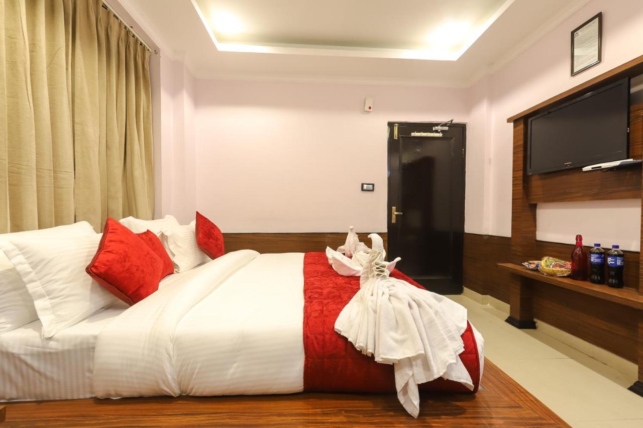 Hotel Holiday Hill, Near Mall Road, Mcleodganj# Parking#Restaurant Dharamshala Bagian luar foto